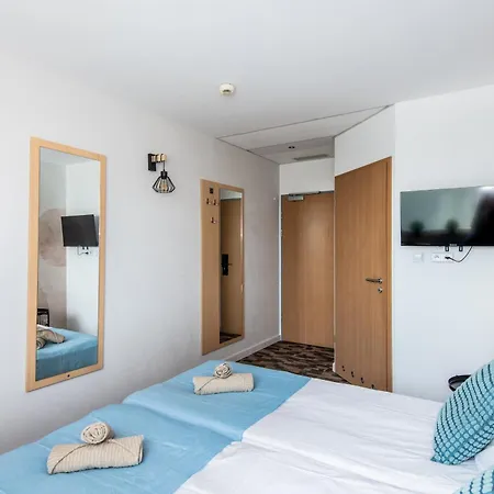 Hotel Sapphire *